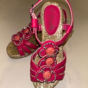 Girl’s sandals